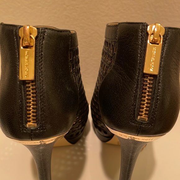 Cute black booties - Picture 8 of 8